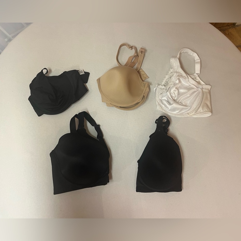 2/$20 - 42DD Bra’s - Pick 1 or make an offer for > 1. Like New or only Used 1x